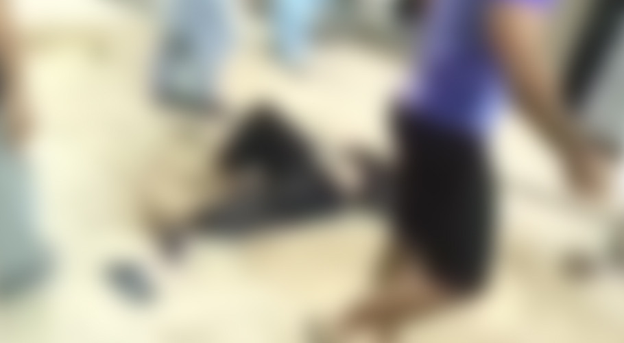 Two Robbers Caught and Beaten by Public in Karachi