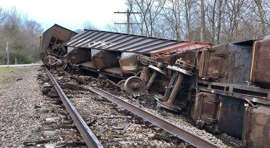Railway traffic suspended as five bogies of freight train derail near Ghotki