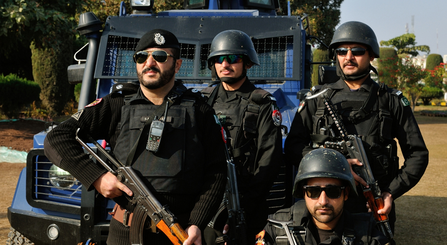 DI Khan police rescue 14 abducted labourers after operation in Paharpur