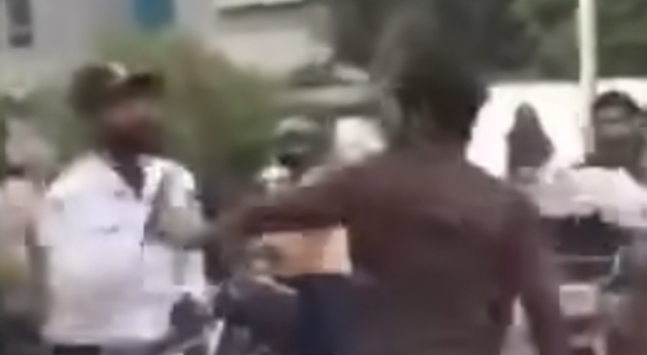 Traffic Police and Citizen Clash in Karachi: Viral Video Sparks Public Outrage