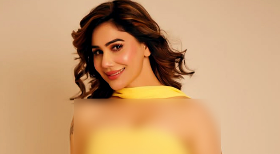 Kangna Sharma’s Bold Yellow Outfit Photos Go Viral on Social Media