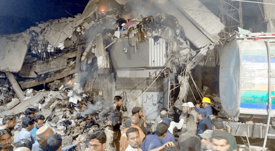 Massive third-degree fire engulfs factory in Karachi’s Landhi Industrial Zone