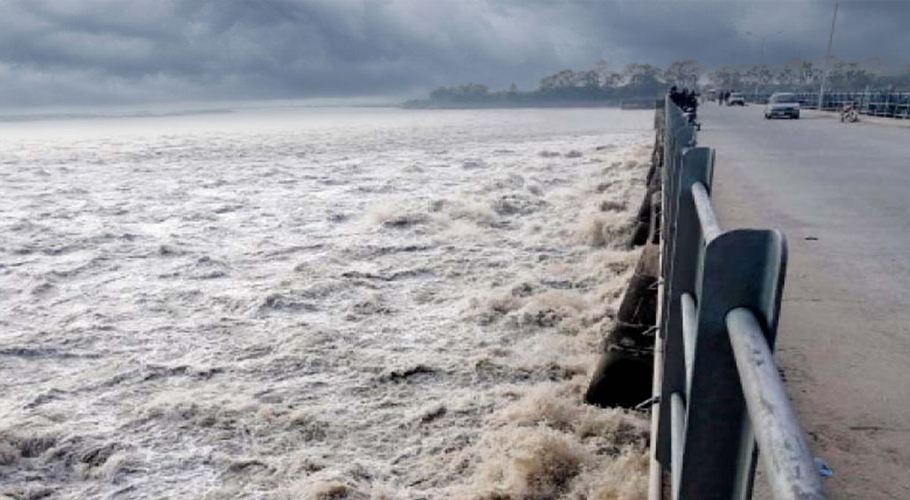 Flood flow of 600000 cusecs to reach Guddu on Sept 08