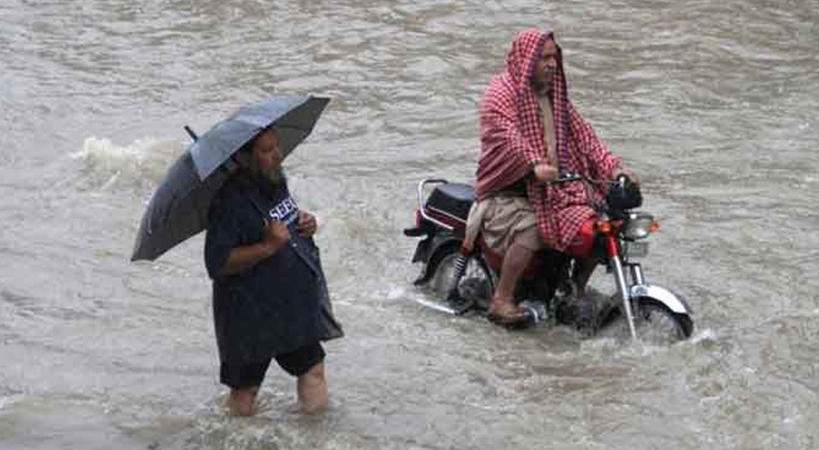 کراچی میں بھیگا بھیگا موسم