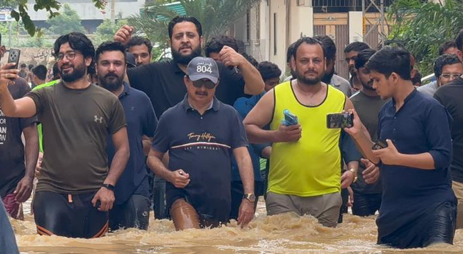 Urban flooding grips Karachi as govt, mayor ‘fail to act’: Haleem Adil Sheikh