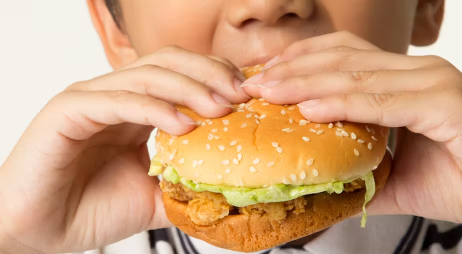 Fatty foods increase asthma risk in children, study finds