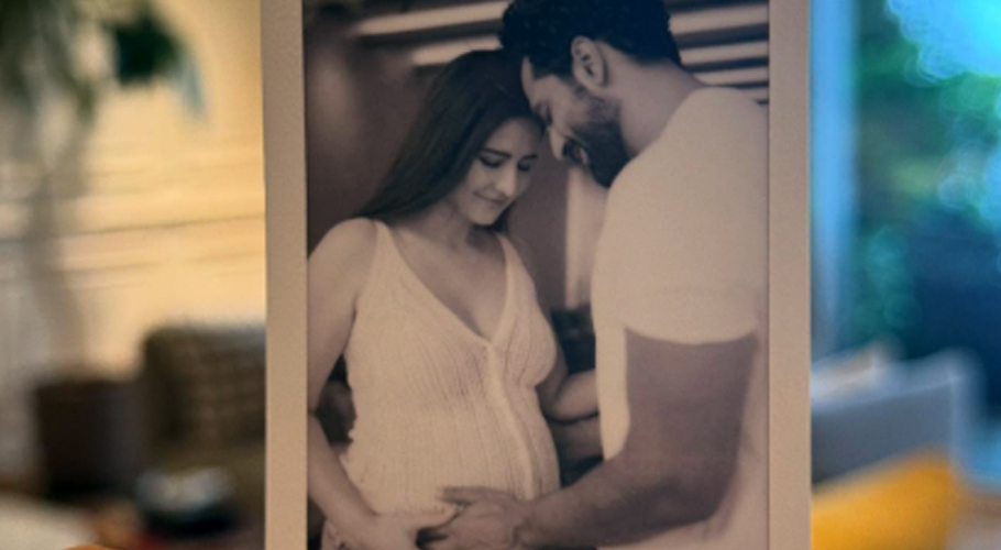Katrina Kaif Sparks Pregnancy Buzz Again with Viral Baby Bump Picture