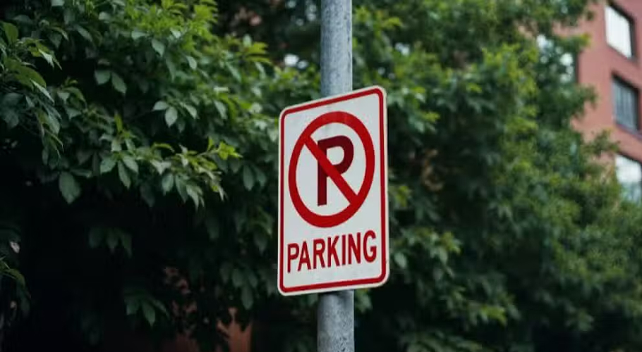 Major Road in Karachi Declared No-Parking Zone