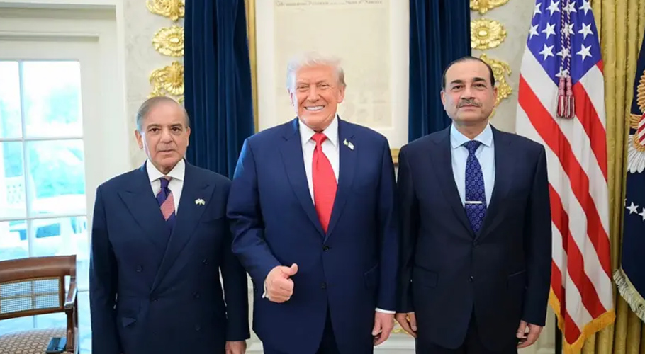 Trump meets Shehbaz Sharif and Asim Munir at White House