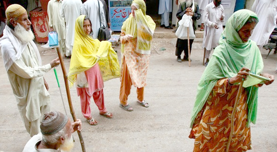 Karachi police warn against beggars disguised as criminals involved in child abduction and organ trade