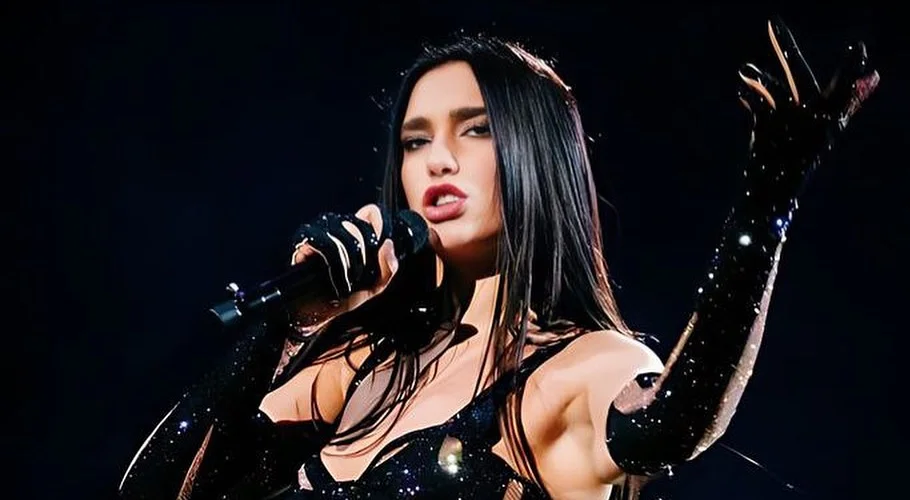 Dua Lipa shared a video on her Instagram from her ongoing concert tour