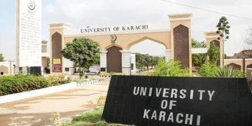 Clashes erupt between student groups at Karachi University, bike set ablaze, several injured