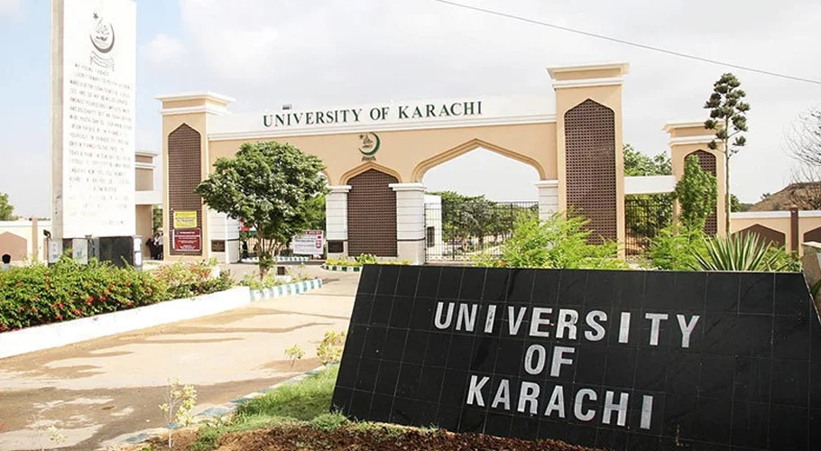 Clashes erupt between student groups at Karachi University, bike set ablaze, several injured