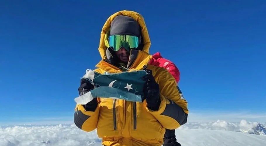 Pakistan’s Top Mountaineer Left in Debt After Government Fails to Deliver Promised Support