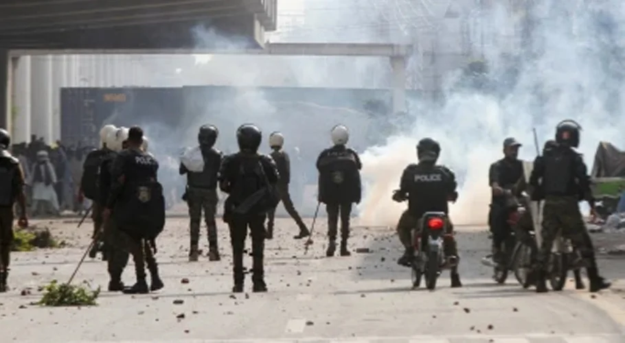 Religious party’s march ends in Muridke after violent clashes