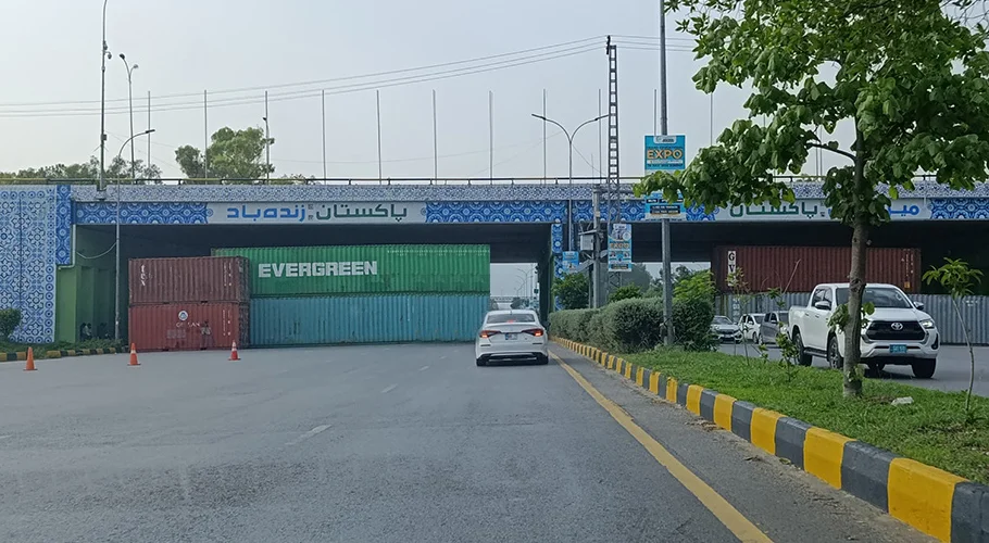 Which routes are closed in Islamabad and Rawalpindi today?