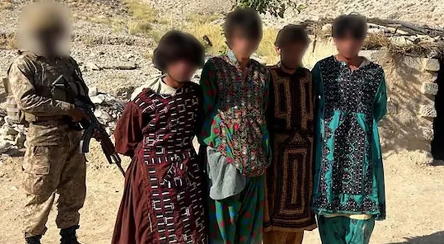 Four terrorists in women’s disguise arrested during Khuzdar IBO: ISPR