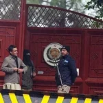 Police return empty-handed after attempt to arrest PTI leaders at KP house