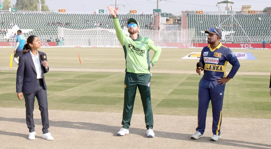 Pakistan win toss, opt to field first against Sri Lanka in 2nd ODI