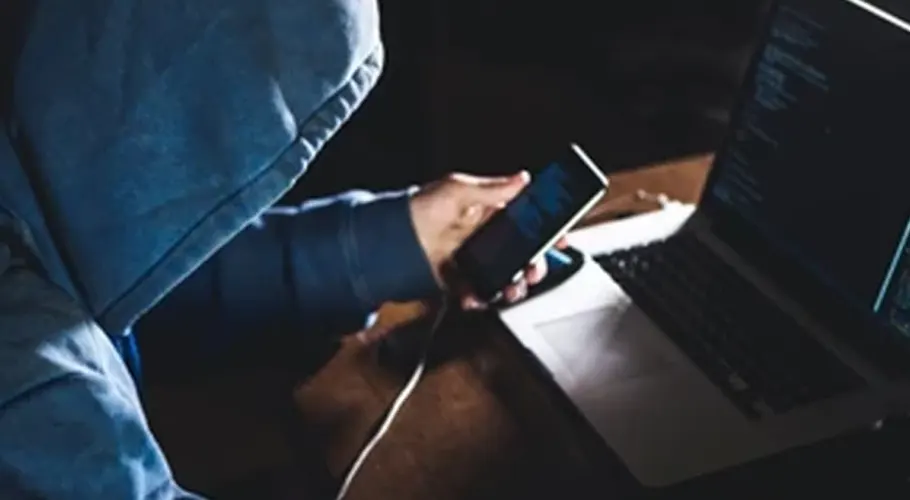 ہیکنگ اور نازیبا ویڈیوز