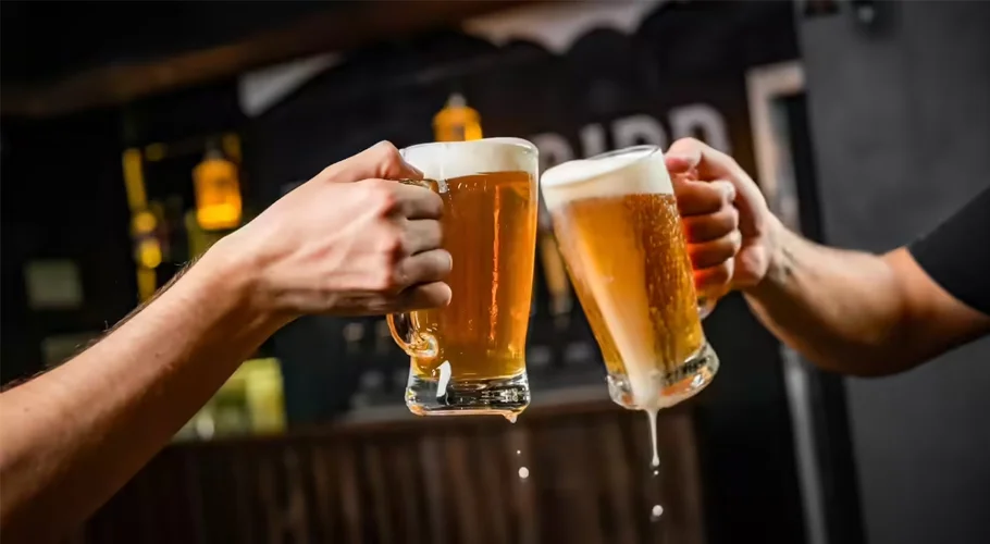 Saudi Arabia to open more alcohol stores as curbs ease