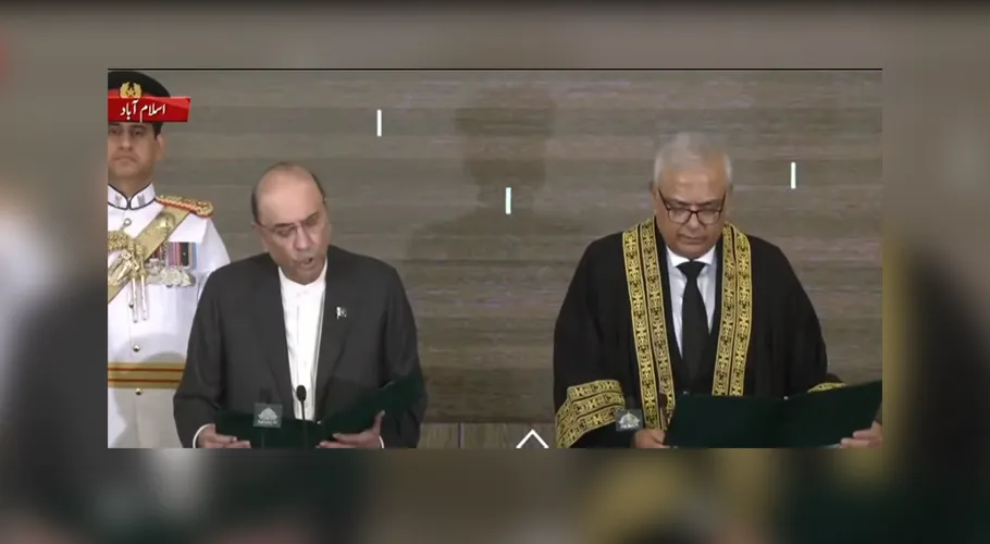 Justice Amin-ud-Din Khan sworn in as first Chief Justice of Federal Constitutional Court