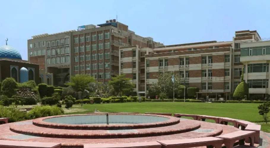 عمارت سے چھلانگ