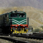 پاکستان ریلوے کی ایک ٹرین بلوچستان کے ایک علاقے میں