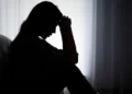 نابالغ سگی بیٹی کو حاملہ کرنے والا بد بخت باپ! قانون کے کڑے شکنجے میں؛ انجام جان کر حیران رہ جائیں گے