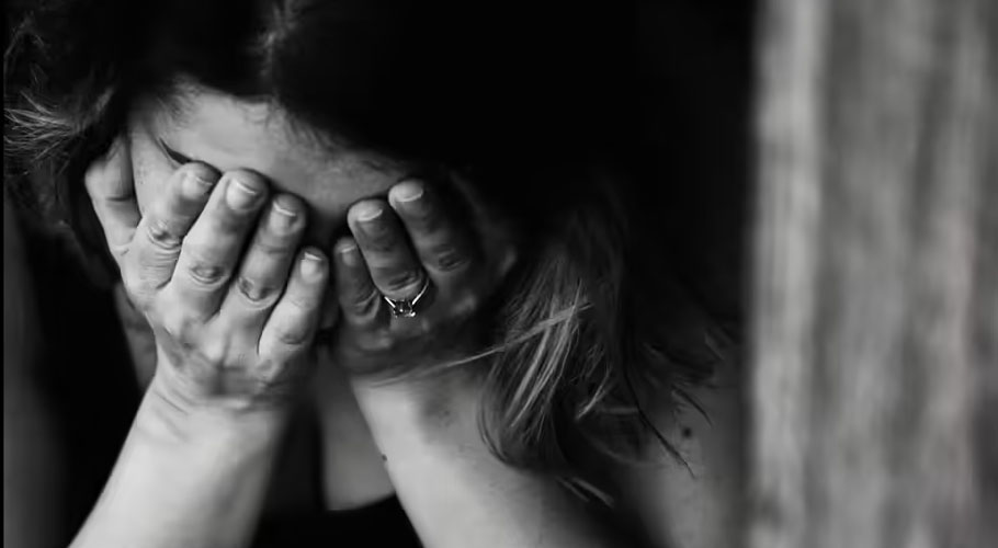 جنسی زیادتی کی علامتی تصویر
