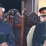 نہال ہاشمی بطور گورنر سندھ حلف اٹھاتے ہوئے
