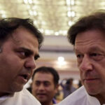 فواد چودھری اور عمران خان، فائل فوٹو