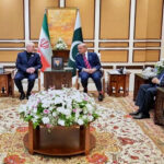 ایرانی وفد کی پاکستانیوں سے ملاقات