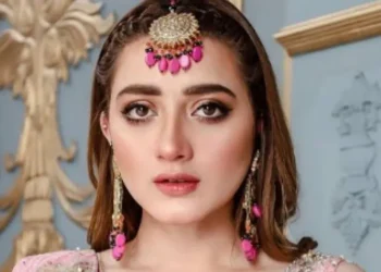 مومنہ اقبال