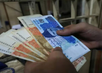 حکومت صحافیوں کو فی کس ایک لاکھ روپے عیدی دے گی