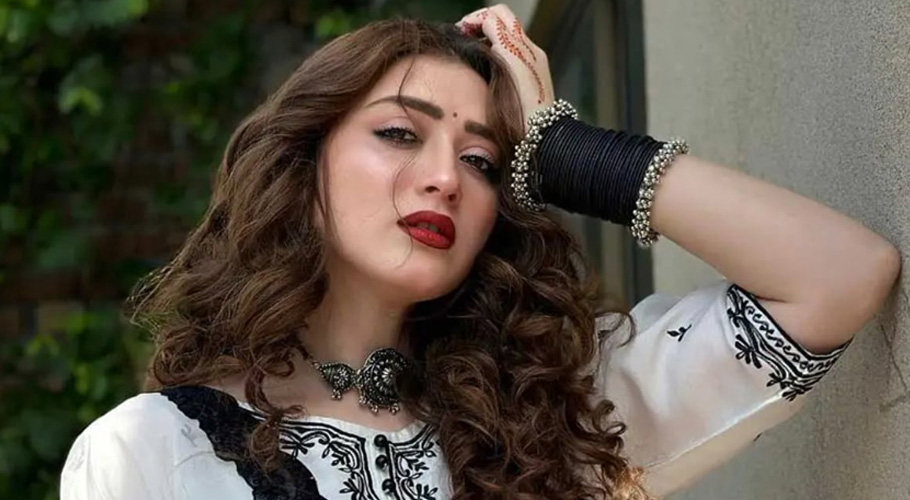 اداکارہ مومنہ اقبال، فائل فوٹو