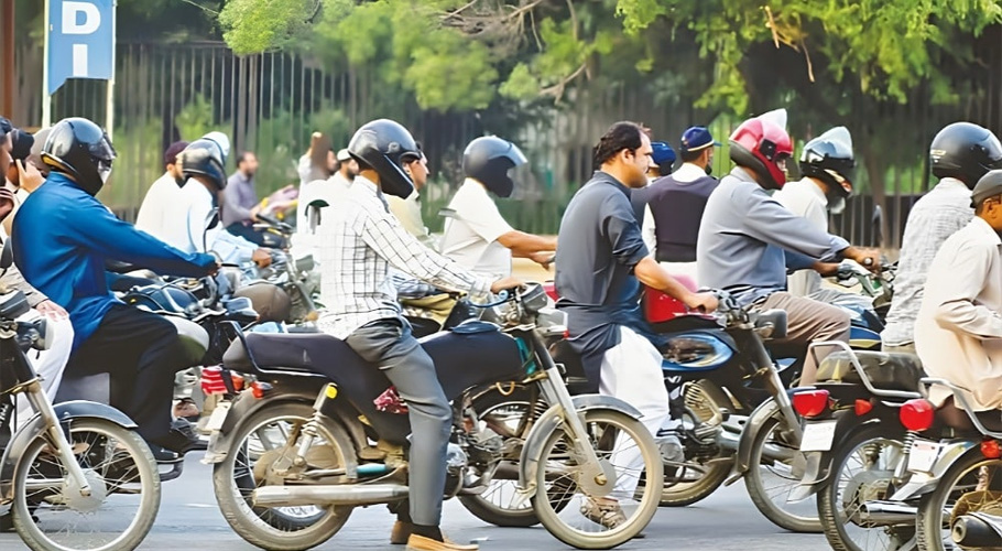 موٹر سائیکلوں کی یلغار